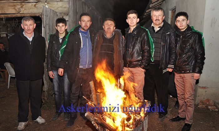 Askerlerimizi davul zurna ile birliklerine uğurladık