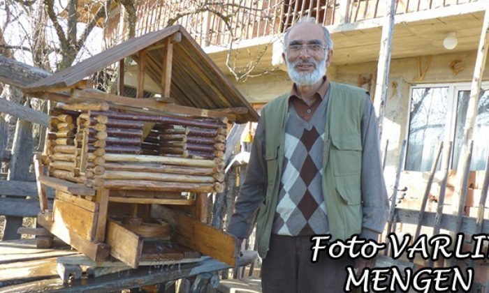 Mengenli emekli Ağaç Parçalarını Sanat Eserine Dönüştürdü(Bolu AA)