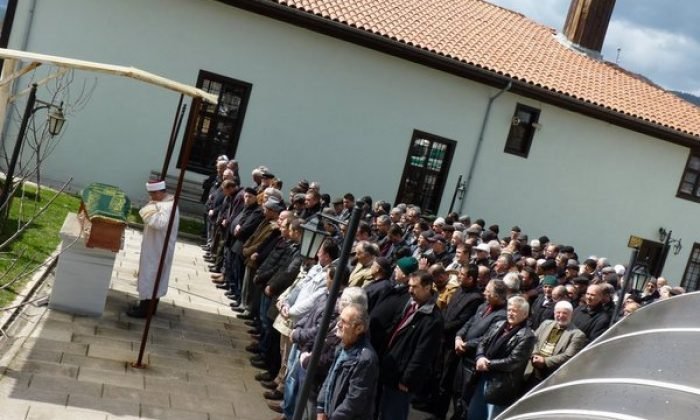 Metin Demirer vefat etti