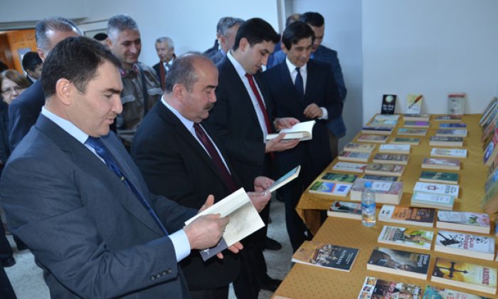 Mengen’de protokol kütüphanede