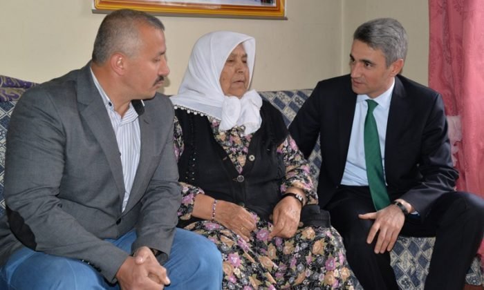 BOLU VALİSİNDEN ŞEHİT AİLESİNE ZİYARET