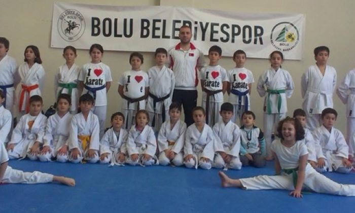 KARATECİLER MADALYA PEŞİNDE