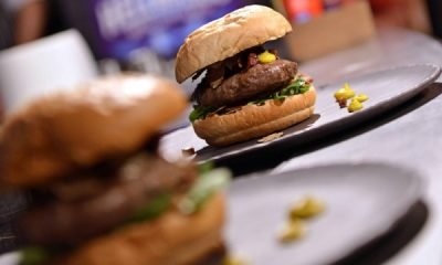 Burger Festivalinde yaklaşık 10 bin burger yendi