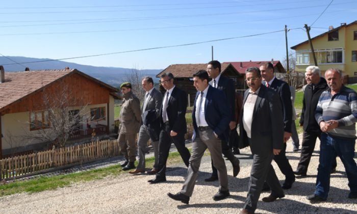 (Arşiv)Mengen Kızılay’ı Yaşlılara Saygı Ziyaretinde