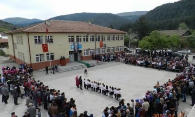 Gökçesu bayramı okul bahçesinde kutladı