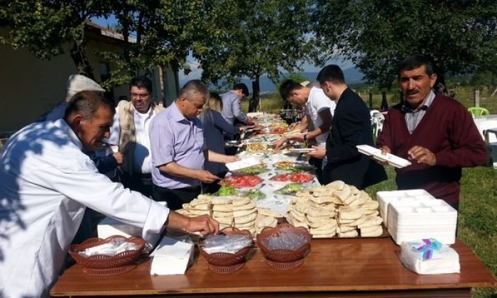 RÜKNETTİN KÖYÜNDE BAYRAM KAHVALTISI