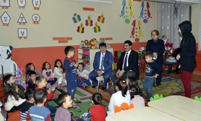 Kaymakam GÜNAYDIN Karne dagıttı