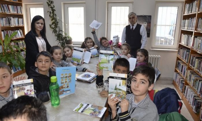 Okuyarak ve gezerek öğreniyorlar