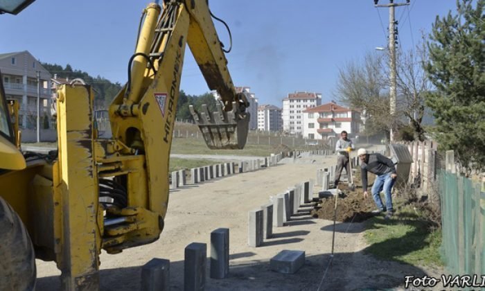2.TOKİ Yoluna parke döşenmeye başlandı
