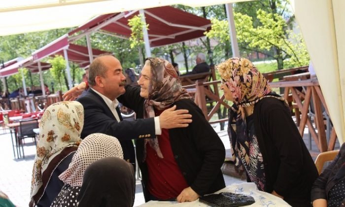 BULUT Annelerle kahvaltıda buluştu