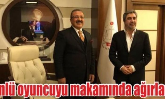 Ünlü oyuncuyu makamında ağırladı