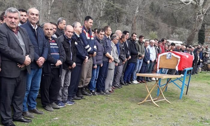  Mengen sanatkarını ebediyete uğurladı