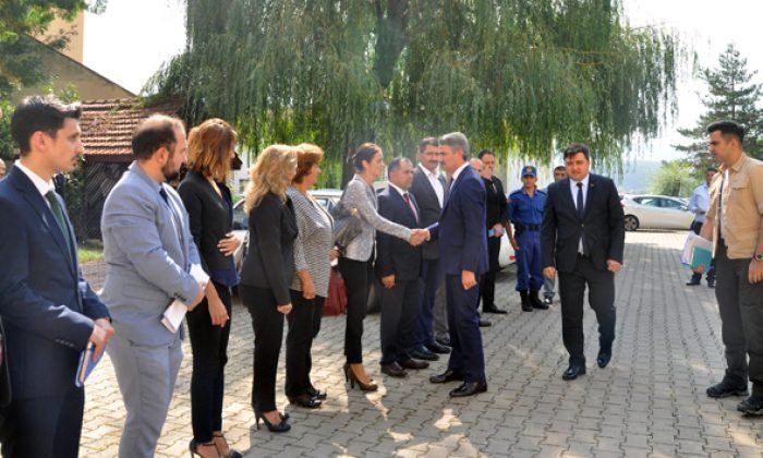 Bolu Valisi Baruş Muhtarlarla Bir Araya Geldi