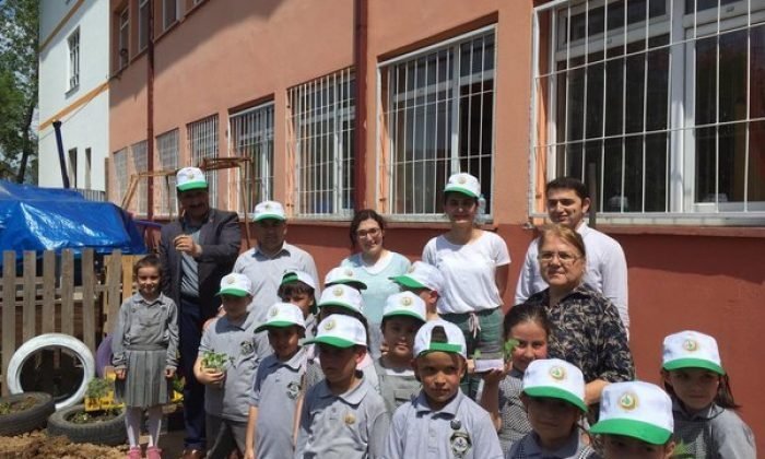 Cumhuriyet İlkokulunda Hobi Bahçesi