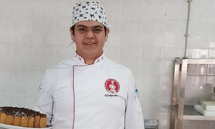 Otel lojmanında ölü bulundu