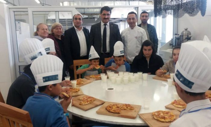 Özel Öğrenciler Üniversite Mutfagında Yemek Yaptılar