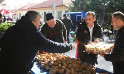 BAŞKAN ÖZCAN’DAN SICAK ÇORBA İKRAMI 