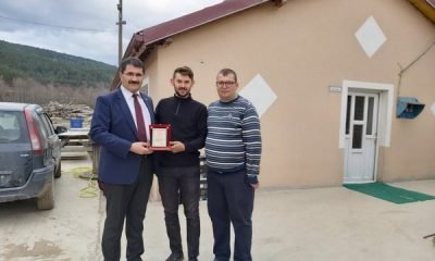 Eğitime Destek Verenlere Plaket