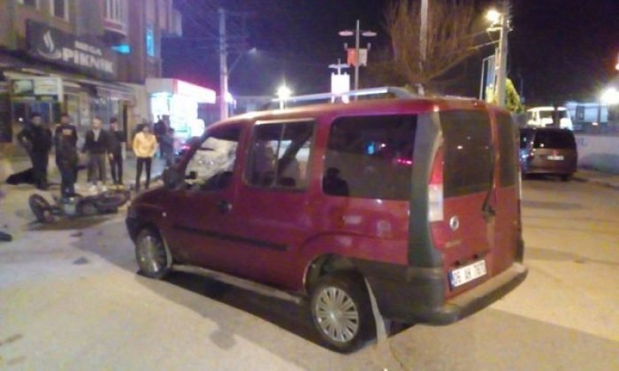 Kamyonet motosiklet çarpışması 1 yaralı