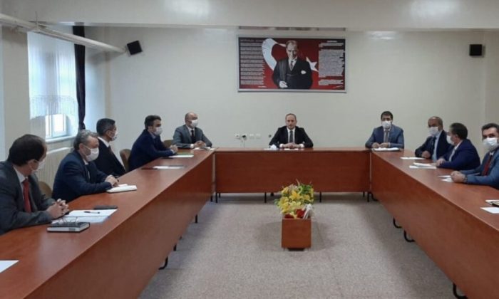 YÜZ YÜZE VE UZAKTAN EĞİTİM DEĞERLENDİRME TOPLANTISI MENGEN’DE YAPILDI
