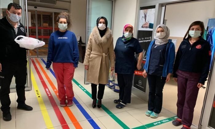 Kaymakamlıktan Yılbaşı Gecesi Çalışanlara Ziyaret