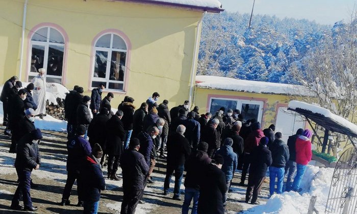 Azime ÇINAR Dualarla Ebediyete Uğurlandı