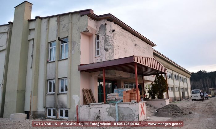 Kapalı Spor Salonu Yenileniyor