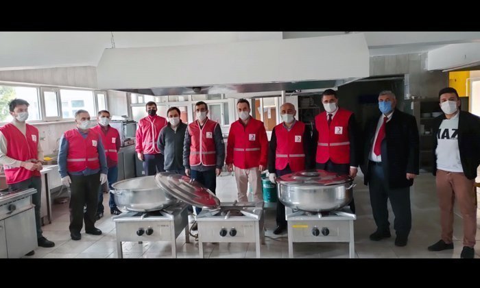Mengen Kızılay Şubesi Ramazan Boyunca 85 Kişilik Sıcak Yemek Dağıtıyor