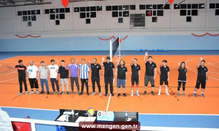 Mengen’de Voleybol Turnuvası Başladı