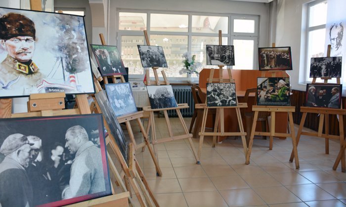 Mengen Atatürkçü Düşünce Derneği Atatürk Fotoğrafları Sergisi Açtı