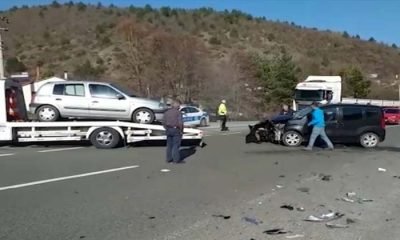 Hafif ticari araç ile otomobil çarpıştı: 1 yaralı