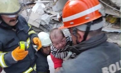 Bolu itfaiye ekipleri enkazdan bir bebek kurtardı