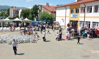 Cumhuriyet İlkokulundan coşkulu kermes