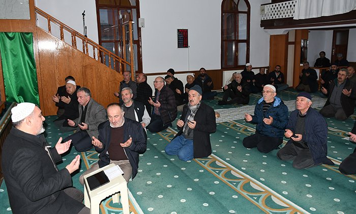 Mengen’de Miraç Gecesi ve 6 Şubat Maraş depremi için sabah namazı buluşması gerçekleşti