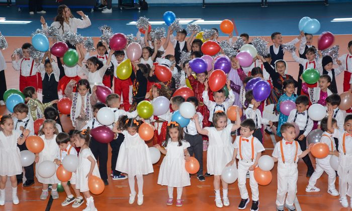 Mengen’de düzenlenen “Okul Öncesi Çocuk Şenliği” renkli görüntülere sahne oldu