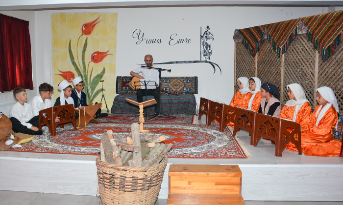 Mengen Ortaokulu’nda Yunus Emre Şiir Dinletisi düzenlendi