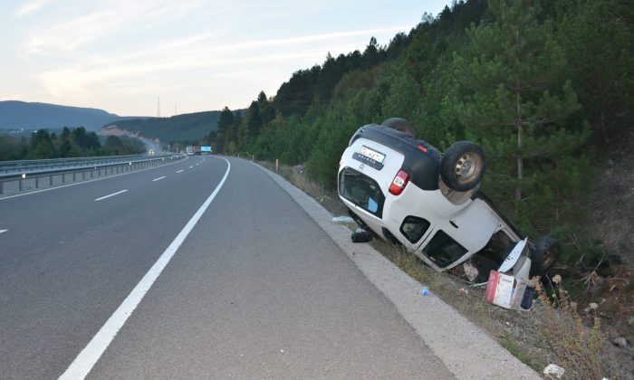Yeniçağa – Mengen karayolunda trafik kazası: 3 yaralı