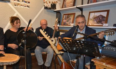 Foto Hüseyin Varlık Sergi Salonunda müzik dinletisi