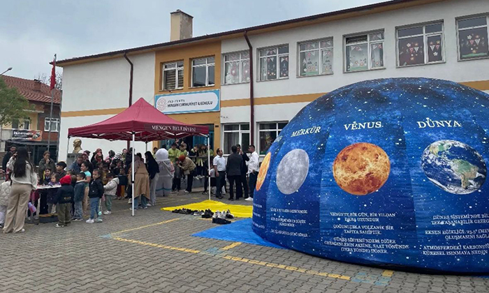 ANKA Planetaryum ve Bilim Şenliği Cumhuriyet İlkokulunda öğrencileri bilimle buluşturdu