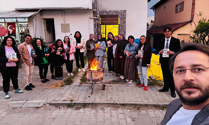 Mengen’de kitapseverler Foto Hüseyin Varlık Sergi Salonu’nda buluştu