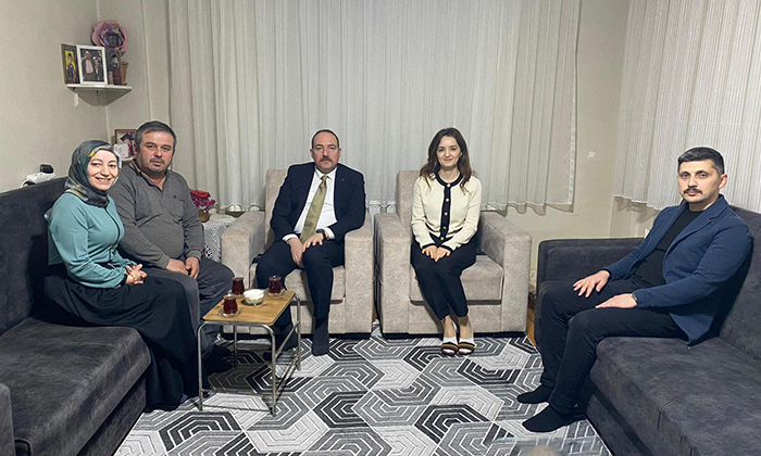 Mengen Kaymakamı Sercan Yıldız, Bakıroğlu Ailesinin İftar Sofrasına Konuk Oldu