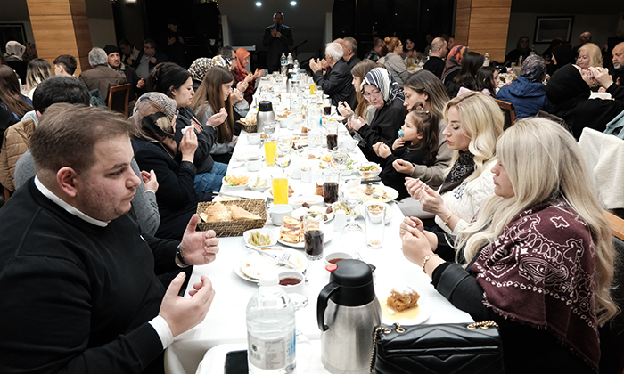 Merhum Karabulut ailesi adına kızlarından geleneksel iftar yemeği