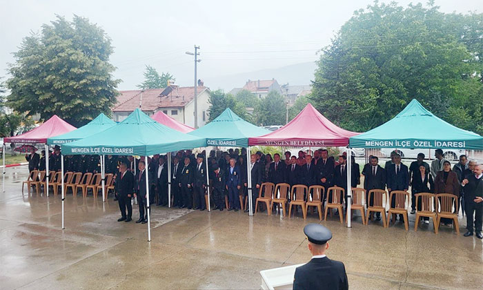 Mengen’de Zaferin 104. Yılı Gururla Kutlandı: Törenin Ardından Kaymakamlıkta Bayramlaşma